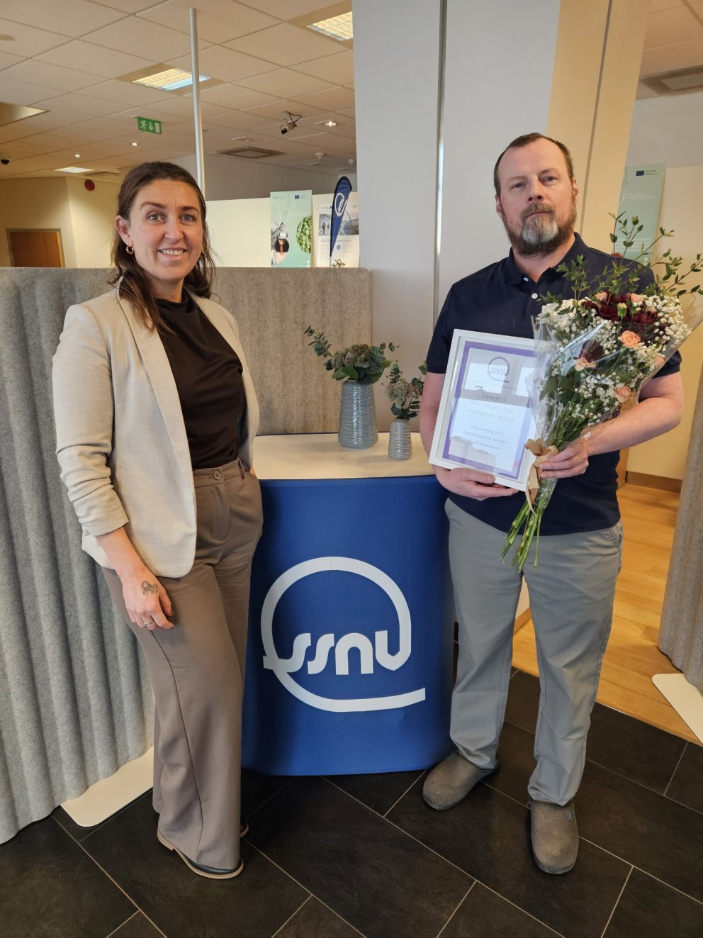 Sveinbjörg R. Pétursdóttir, framkvæmdastjóri SSNV, og Sigurður Líndal, formaður stjórnar Menningarfé…