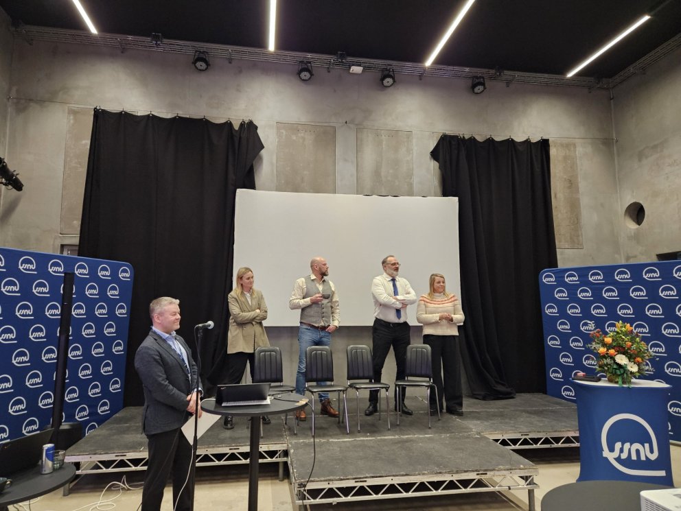 Þingforsetinn Sigfús Ingi Sigfússon og gestir þingsins; María Rut Kristinsdóttir, Arnar Þór Sævarsso…