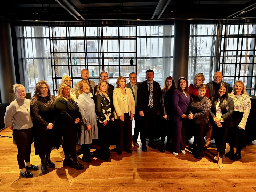 Mennta- og barnamálaráðherra, ásamt stjórnendum landshlutasamtaka sveitarfélaga