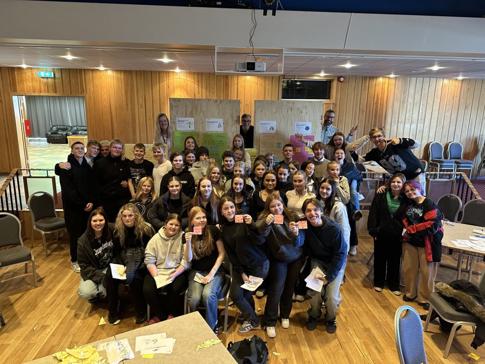 Flottir fulltrúar unga fólksins á Norðurlandi vestra ásamt Láru, Erlingi og Þorsteini.