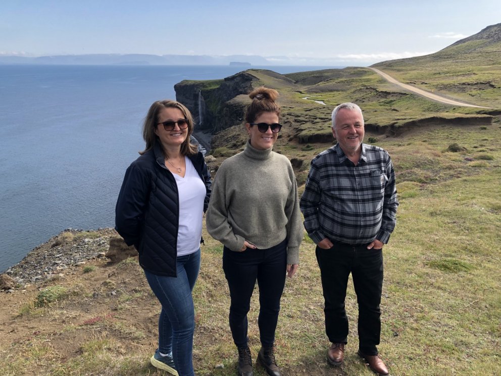 Við Ketubjörg: f.v. Unnur Valborg Hilmarsdóttir framkvædastjóri SSNV, Þórdís Kolbrún Reykfjörð Gylfa…