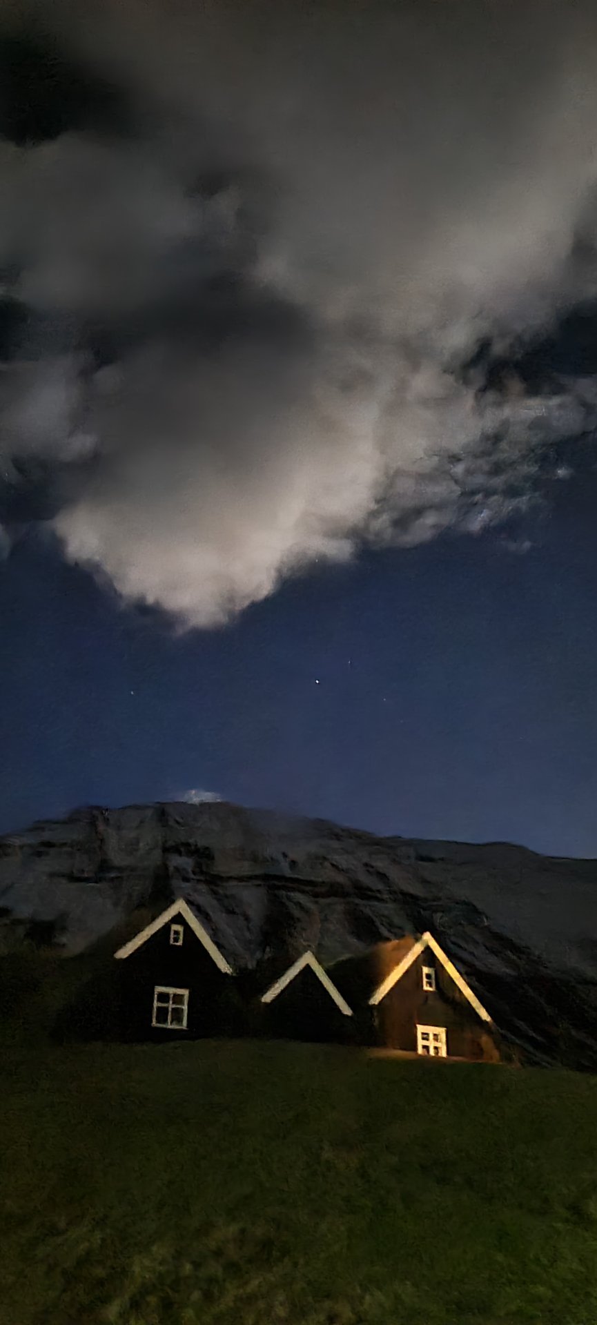 Nýibær á Hólum í Hjaltadal, kannski dæmi um stað þar sem hægt er að nýta sér einfalda innviði (torfb…
