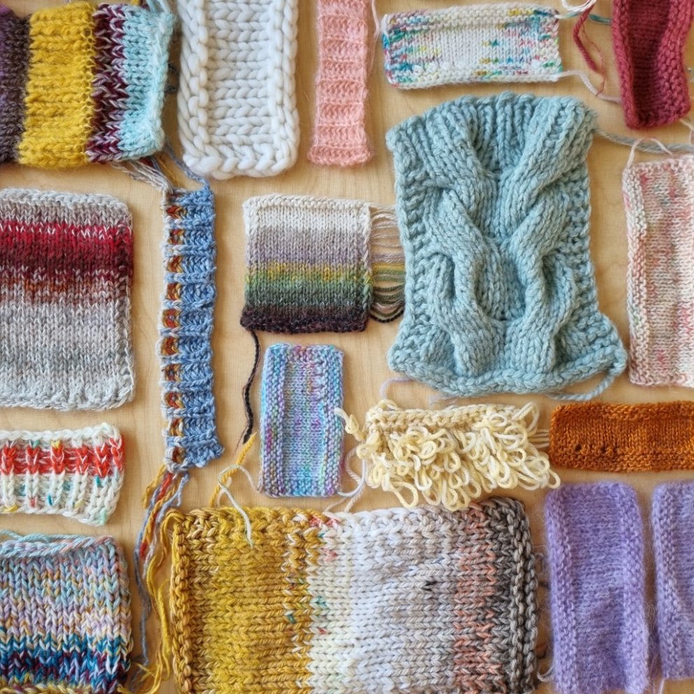 Alls kyns námskeið voru í boði á Prjónagleði 2022, mynd fengin af vef Textílmiðstöðvarinnar.